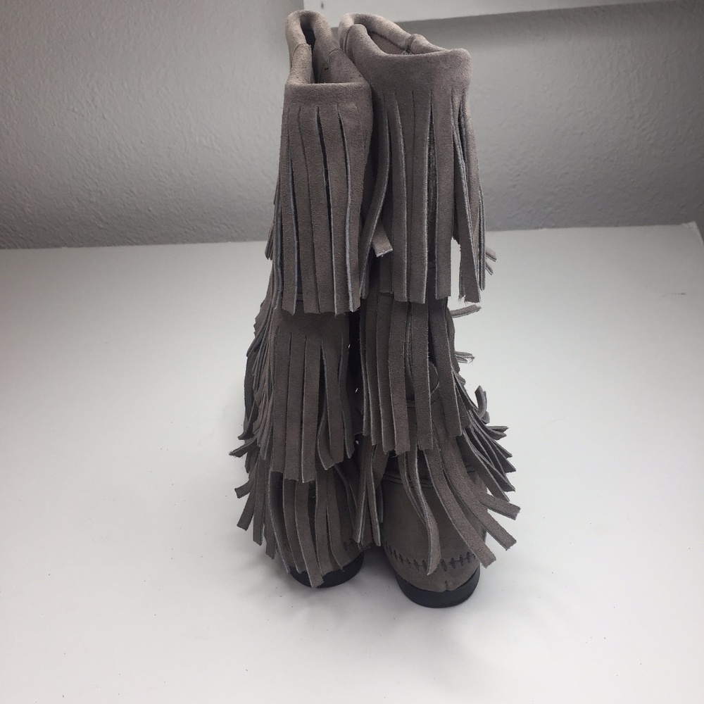 Minnetonka 3 Layer Fringe Moccasin Boots Size 7. - image 5